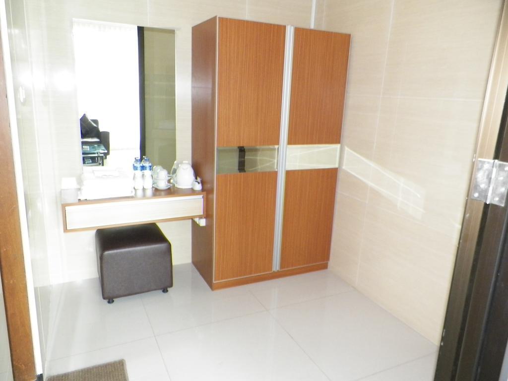 Sapadia Guest House Bandung Buitenkant foto