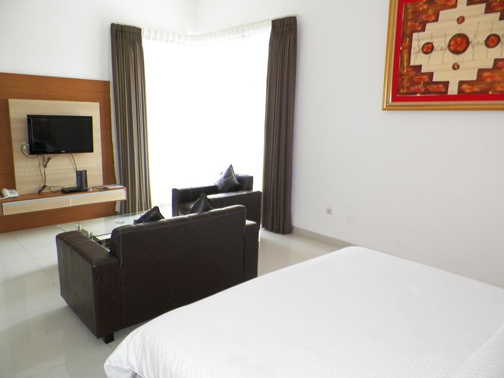 Sapadia Guest House Bandung Buitenkant foto