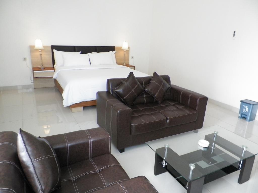 Sapadia Guest House Bandung Buitenkant foto