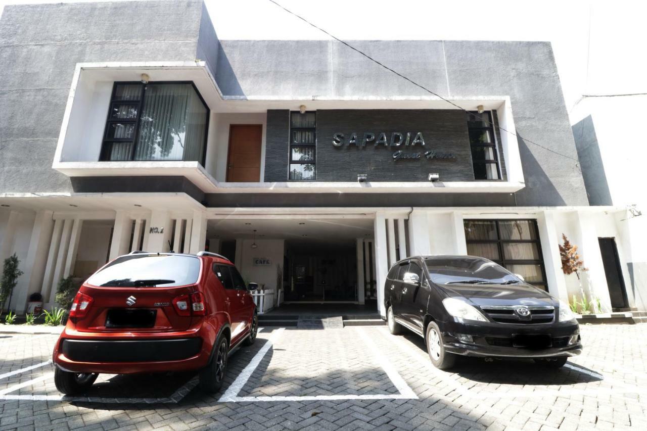 Sapadia Guest House Bandung Buitenkant foto