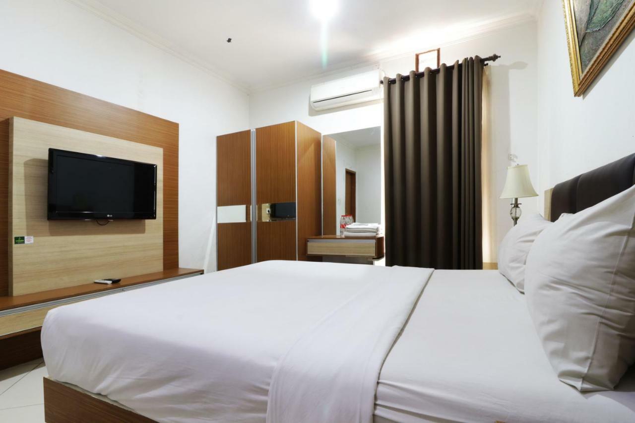 Sapadia Guest House Bandung Buitenkant foto