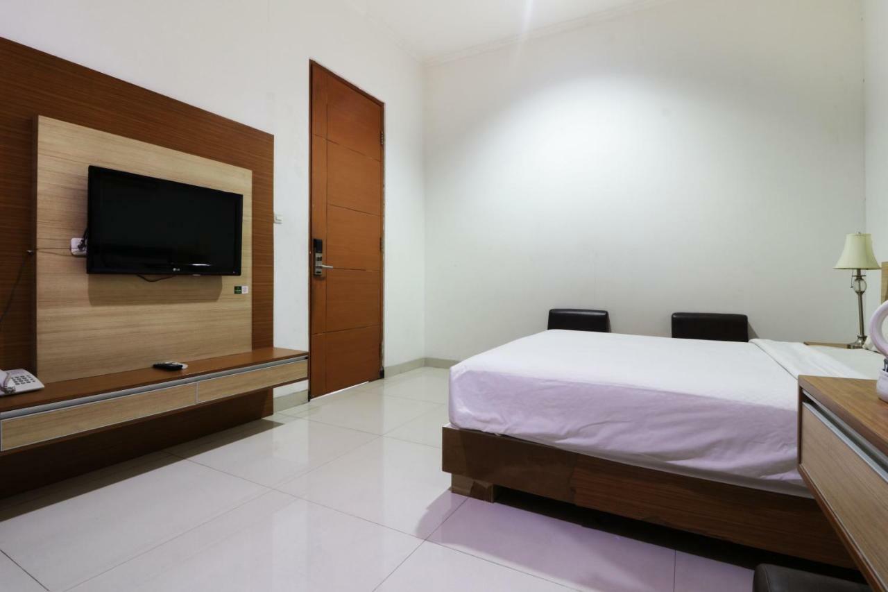 Sapadia Guest House Bandung Buitenkant foto